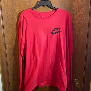 Long sleeve tee